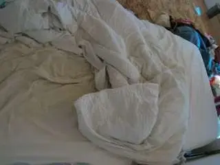 Camsoda Sex Chat of voyeurcam-julmodels-whitebed-4