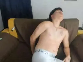 Camsoda Sex Cam of martin-lows