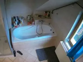 Camsoda Free Live Porn of voyeurcam-julmodels-bath-2nd-1