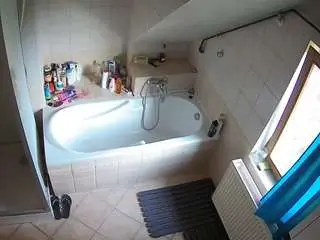 Camsoda Live Porn of voyeurcam-julmodels-bath-2nd-1