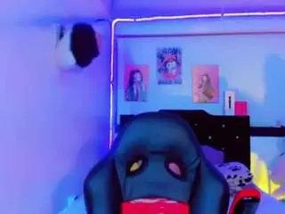 Camsoda Private Sex Chat of chloe-hot-xxx