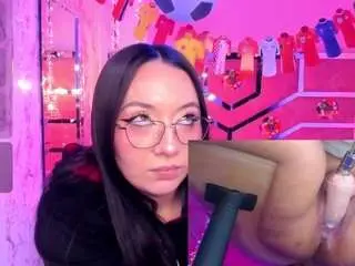 Camsoda Free Porn Cam of cataleyaglow