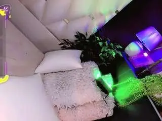 Camsoda Nude Webcam of camilavasquezz