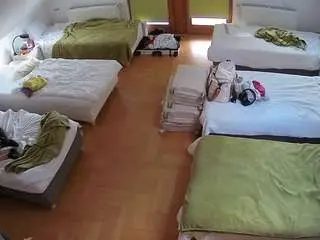 Camsoda Private Sex Chat of voyeurcam-julmodels-bed-6