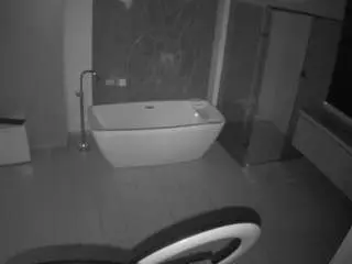 Camsoda Nude Webcam of voyeurcam-casa-salsa-bathroom-4