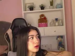 Camsoda Adult Video Chat of camiilaa-torres