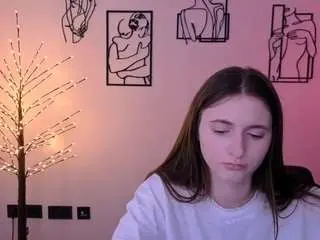 Camsoda Nude Webcam of flora-ri