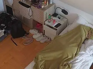 Camsoda Sex Chat of voyeurcam-julmodels-bed-7