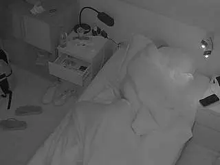 Camsoda Adult Webcams of voyeurcam-julmodels-bed-7