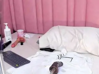Camsoda Sex Cam of isabella-santos