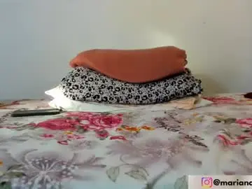 Chaturbate Best live sex cam show of melanie_love17