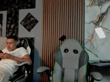 Chaturbate Live Sex Cam of mr_mois