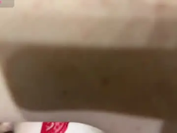 Chaturbate Live Sex Cam of love_me_miss