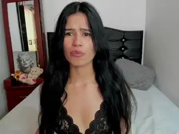 Chaturbate Sex Cam of latinaqueen023