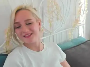 Chaturbate Live Sex Cam of chloedeccker