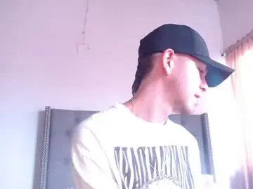 Chaturbate Sex Cam of erik_rodriguez