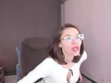 Chaturbate Live Sex Cam of milky_jenny