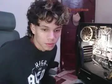 Chaturbate Watch Live Sex Cams of andy_dan1