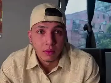 Chaturbate Live Sex of max_valiant1