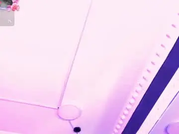 Chaturbate Live Sex Cam of skylerbloom