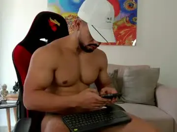 Chaturbate Watch Live Sex Cams of ezzio_scolaro