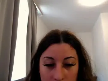 Chaturbate Live Sex Cam of helen_adams_