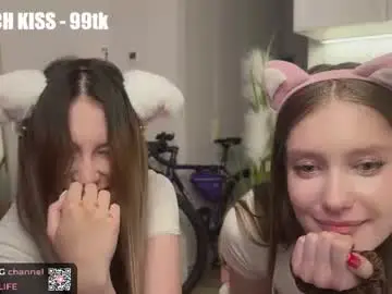 Chaturbate Live Sex Cam of oops_my_english