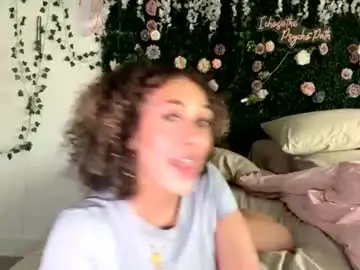Chaturbate Watch Live Sex Cams of lyracovee