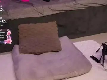 Chaturbate Live Sex Cam of alexxisrae