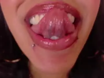 Chaturbate Live Sex of nina_fooxxx1