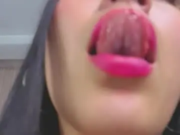 Chaturbate Best live sex cam show of velvet_celeste_b