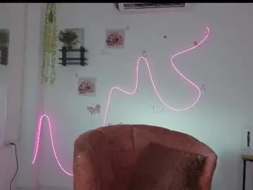 Chaturbate Live Sex Cam of daviana_hill_