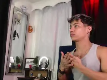 Chaturbate Live Sex Cam of milan_anxel