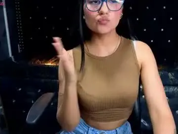 Chaturbate Free Live Porn of catalella_little_b
