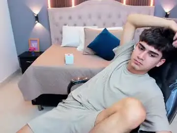 Chaturbate Live Sex Cam of tommy18__