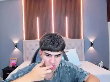 Chaturbate Adult Webcam of tommy18__