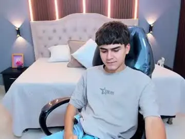 Chaturbate Nude Webcam of tommy18__