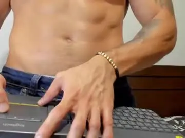 Chaturbate Live Sex Cam of kevin_malone22