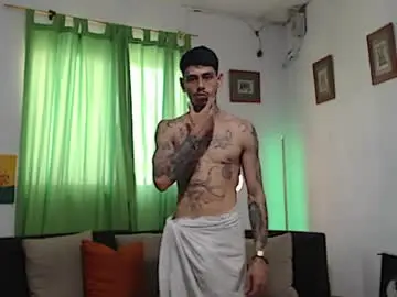 Chaturbate Live Porn of alpha_zom