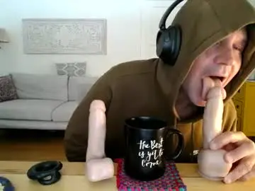 Chaturbate Free Porn Cam of hippiezen
