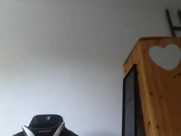 Chaturbate Free Live Porn of lisaskybaby