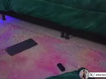 Chaturbate Sex Cam of mariana_monroe04