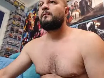 Chaturbate Free Porn Cam of muscular_bear