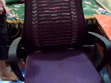 Chaturbate Live Sex Cam of birbikrom104