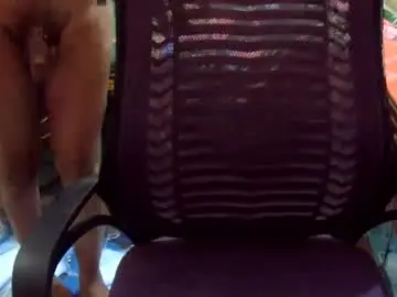 Chaturbate Live Sex Cam of birbikrom104