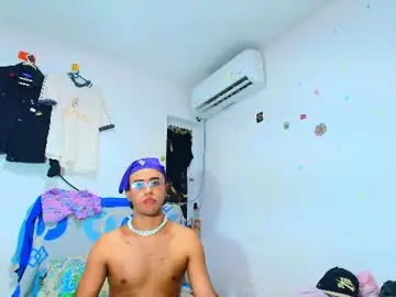 Chaturbate Best live sex cam show of andreswhite_shotoflust
