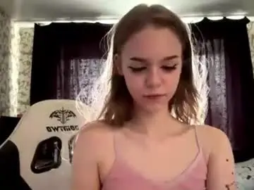 Chaturbate Adult Video Chat of ellashenkel