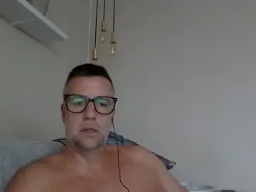Chaturbate Live Sex Cam of bobberman78