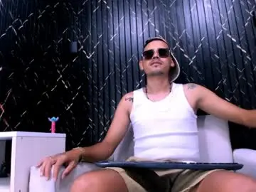Chaturbate Best live sex cam show of bryan_pirs
