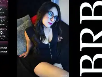 Chaturbate Nude Webcam of mia_miller17